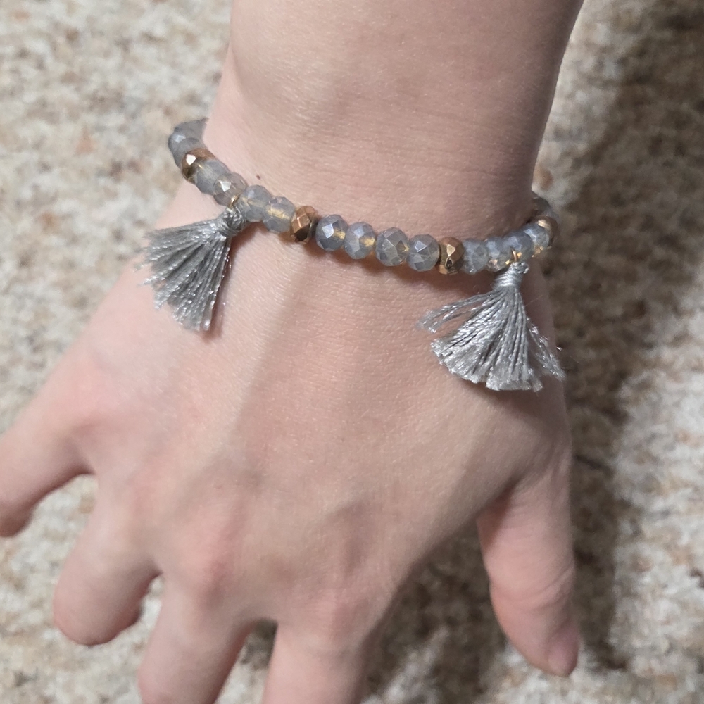 Kinsley Armelle Gray and Gold Beaded Bracelet - Picture 3 of 6